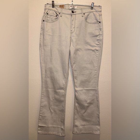Levi's Signature Misses Size 14‎ Beige/Tan Denim Bootcut Jeans  NWT - Picture 1 of 8